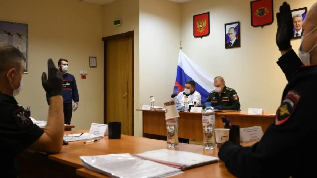 В Калининградской области неизвестная женщина пыталась поджечь здание призывной комиссии