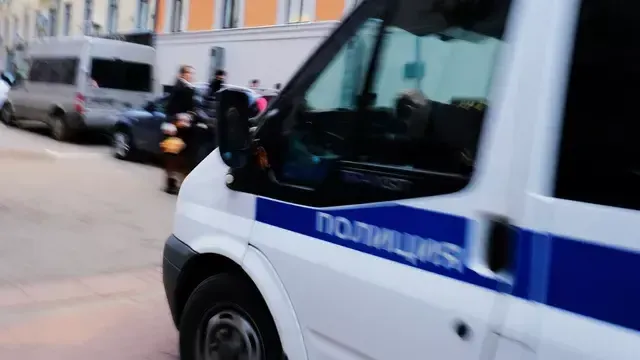В салоне красоты в Москве на женщину рухнуло зеркало