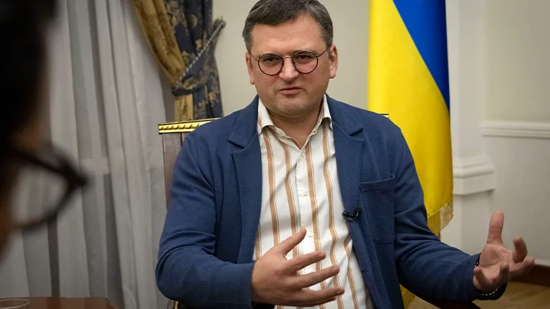 О каких «великий событиях» в конце февраля раздувает интригу Кулеба — разбор политолога