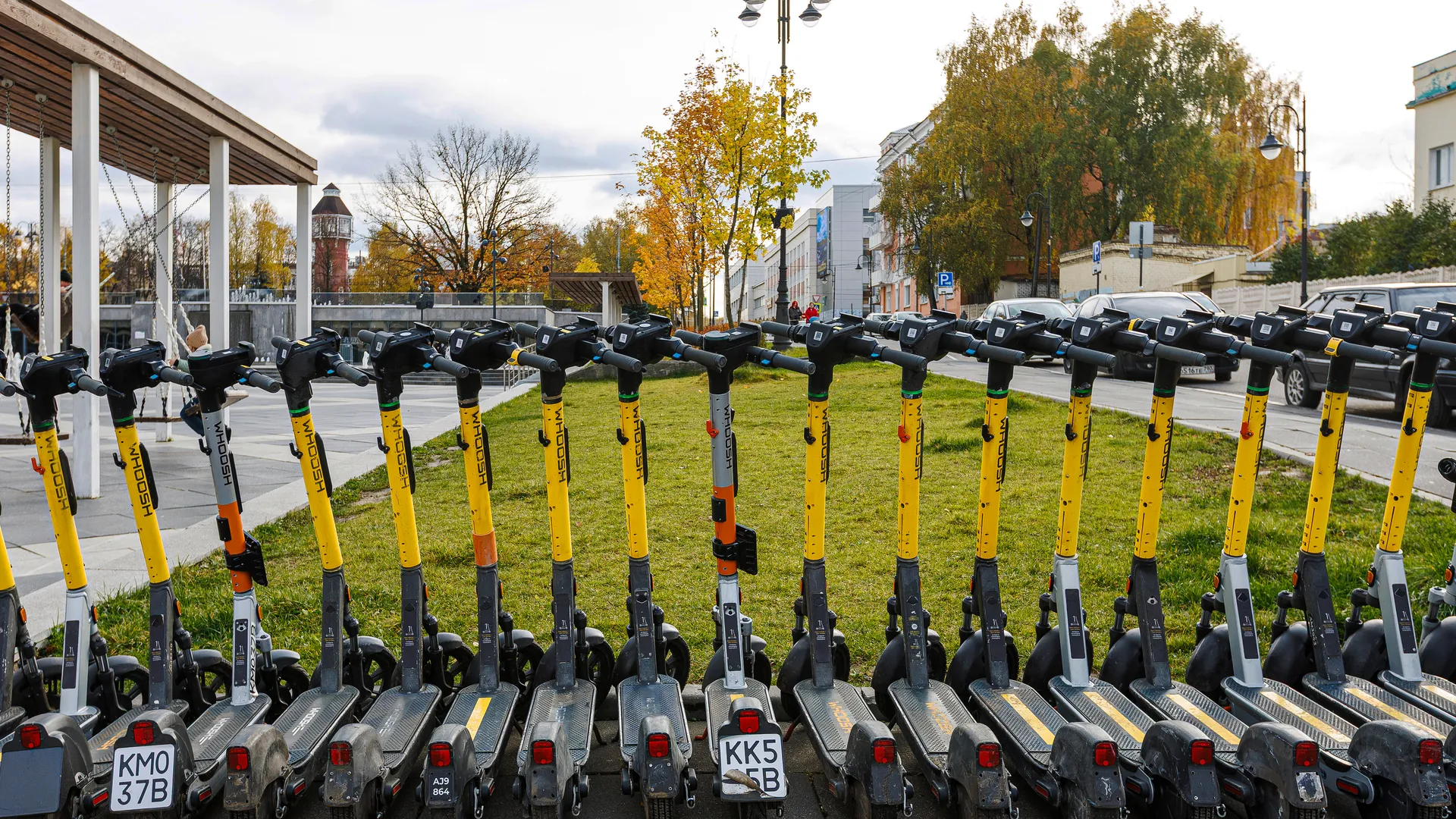 Инспекторы с приложением: в Красногорске начали эвакуировать электросамокаты за неправильную парковку