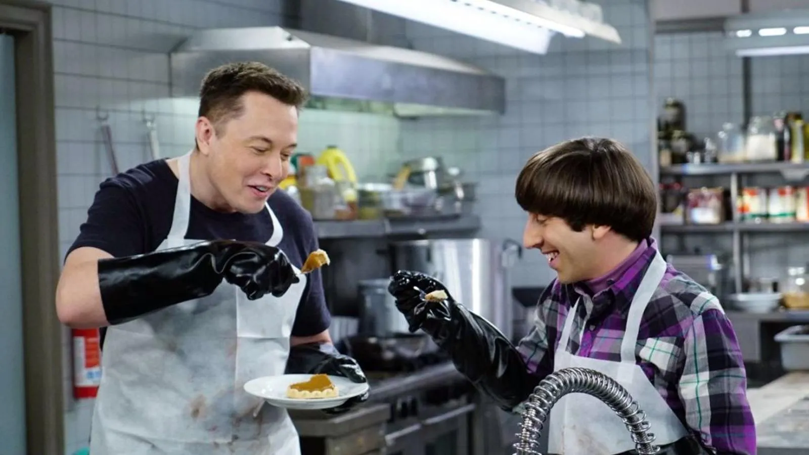 Илон Маск работает в благотворительной столовой, сериал «Теория большого взрыва»