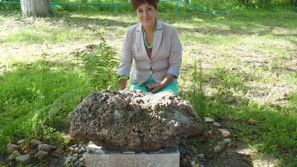 На берегу реки Шоша найден коралл времен эры динозавров