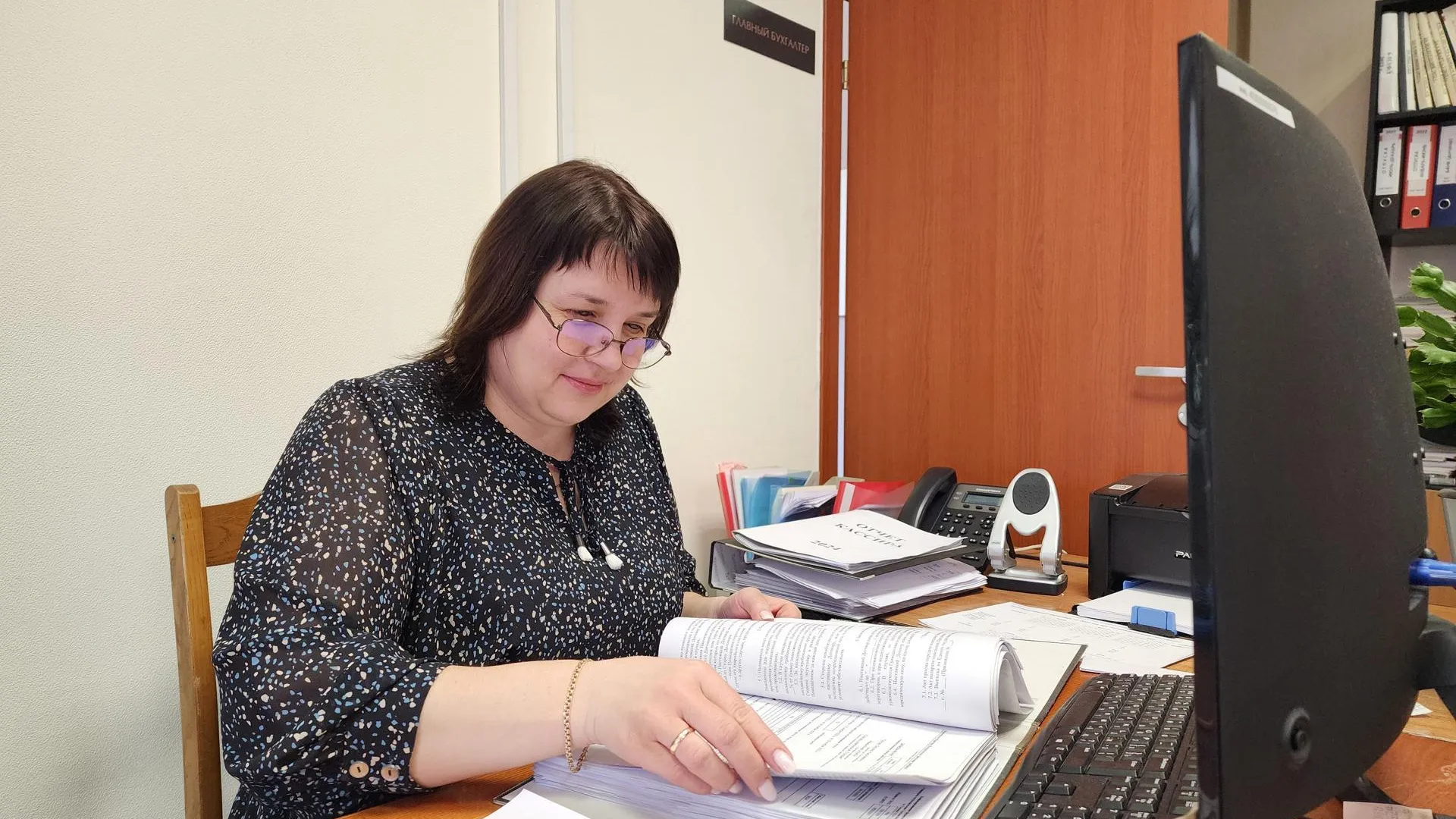 Воскресенка 15 лет работает на местном предприятии, где трудились два поколения ее семьи