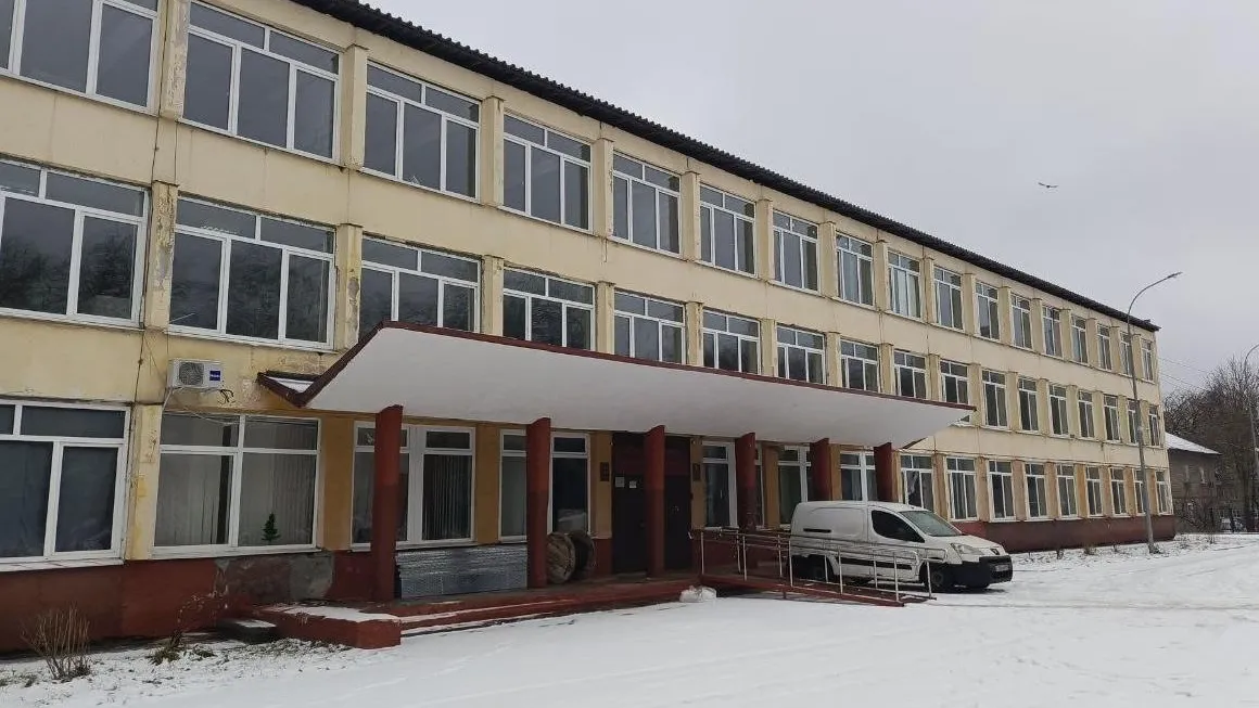 В Серпухове к началу учебного года откроется обновленная школа на улице Джона Рида