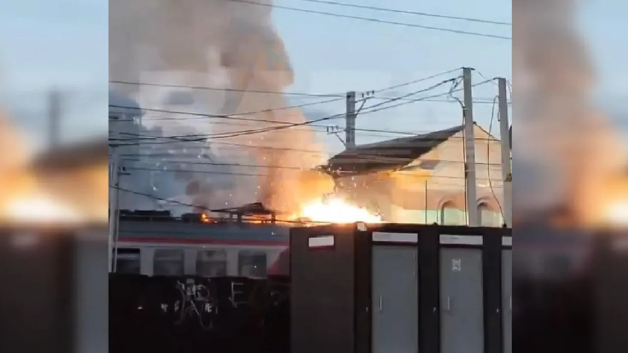 Названа предварительная причина возгорания электрички в Подмосковье