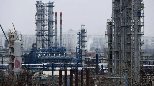 За загрязнение воздуха в области могут закрыть завод в Капотне