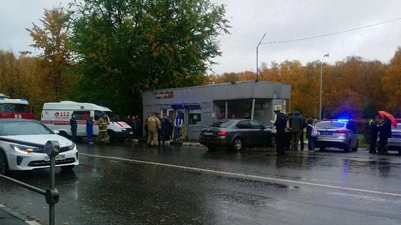 В Лобне водитель сбил ребенка, а затем врезался в автобусную остановку