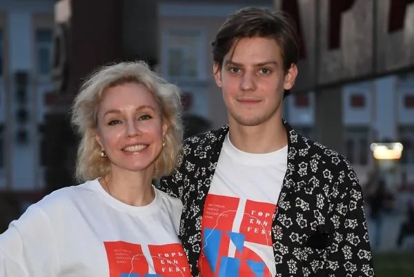 Марина Зудина с сыном Павлом Табаковым
