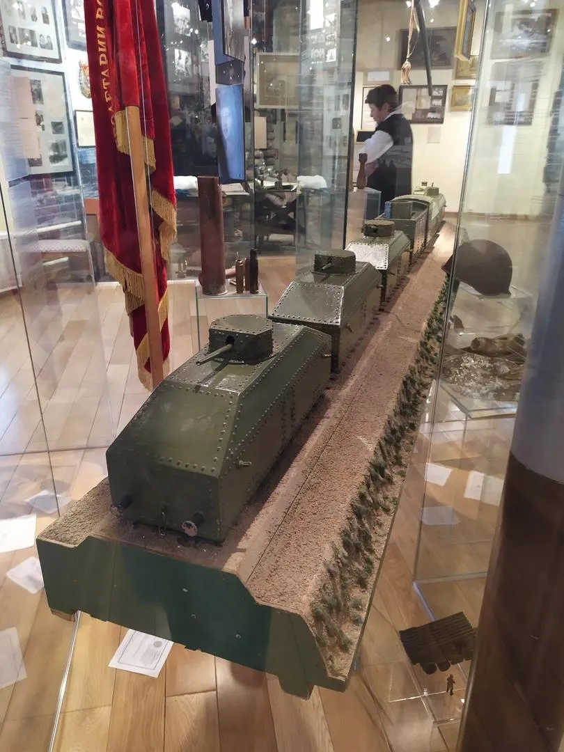 Макет бронепоезда "Подольский рабочий" в краеведческом музее