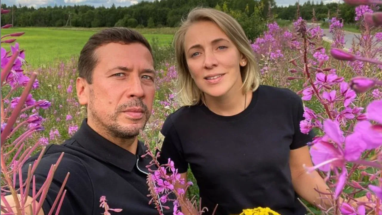 «У нее новые отношения не в России»: актер Андрей Мерзликин впервые высказался о разводе после 19 лет брака