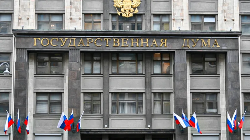 В Госдуме предлагают изменить трудовой кодекс и работать до обеда