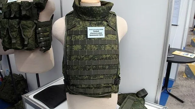 Защитный костюм «Ратник-2» протестировали на минном поле в Климовске