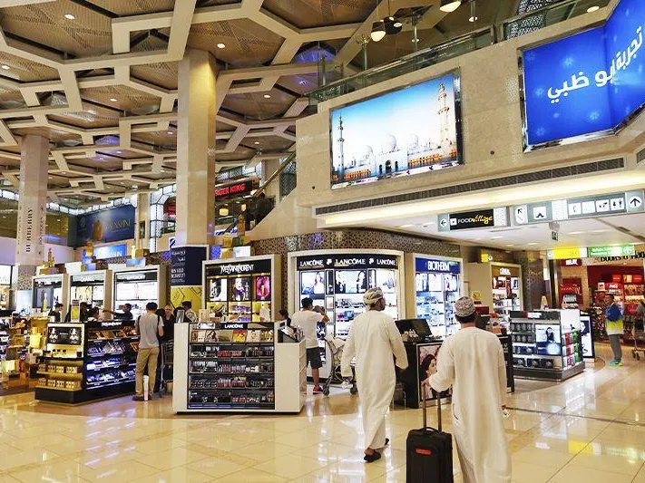 Русофобия в аэропортах ОАЭ: туристы сообщают, что их не обслуживают в Duty Free