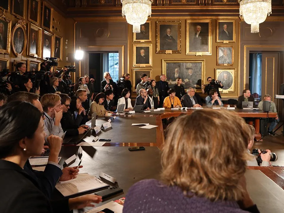 Нобелевской премии 2025: лауреты за открытия в медицине и физике