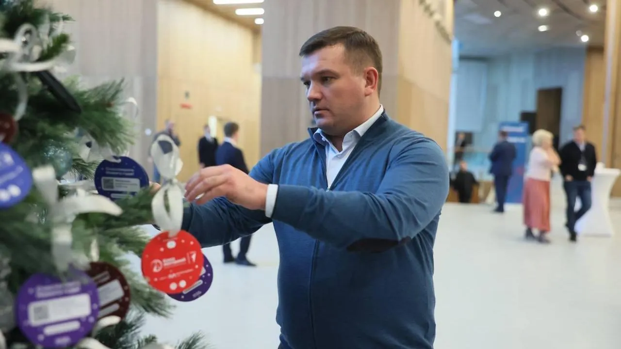 Владимир Локтев принял участие во Всероссийской акции «Елка желаний»