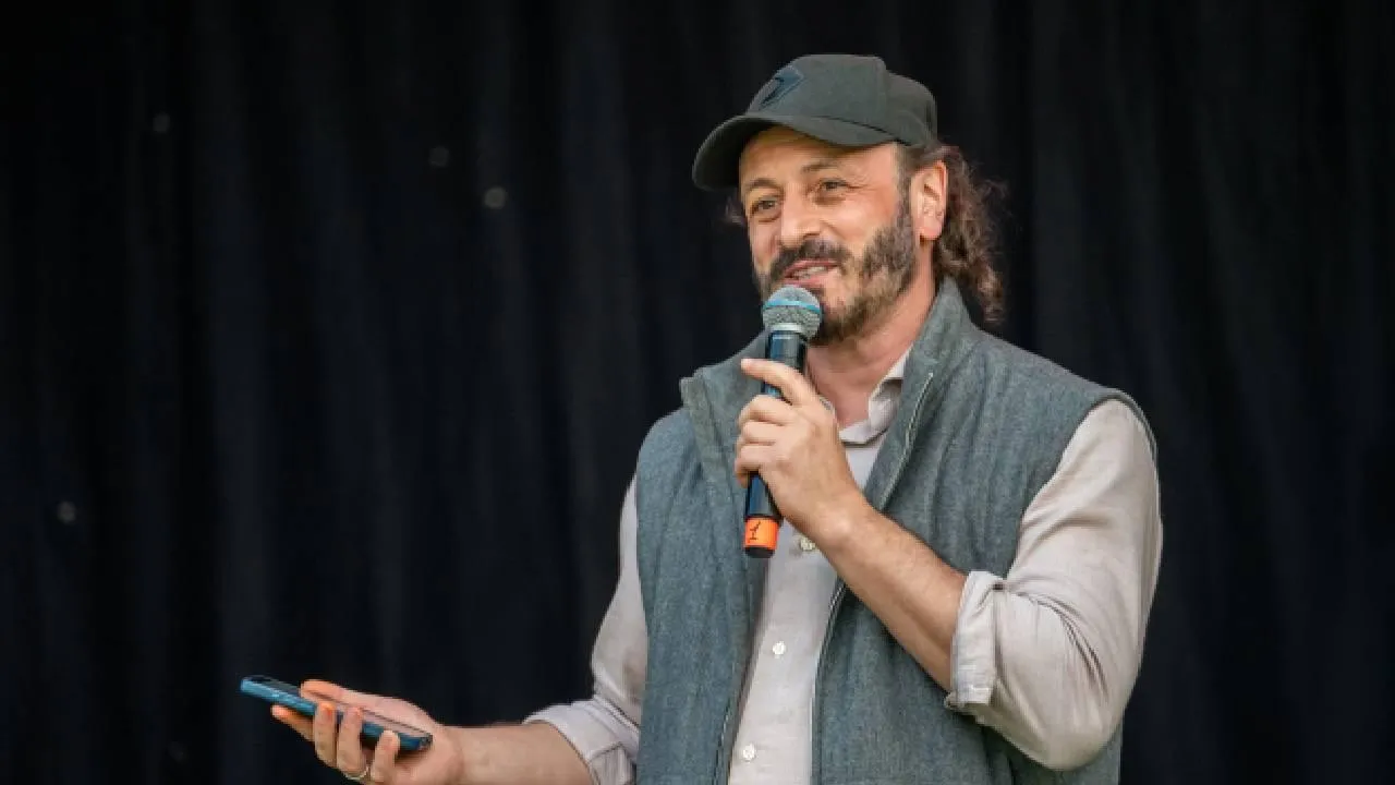 Лед тронулся: Илья Авербух нашел вдохновение не на катке, а в бадминтонном зале Подмосковья