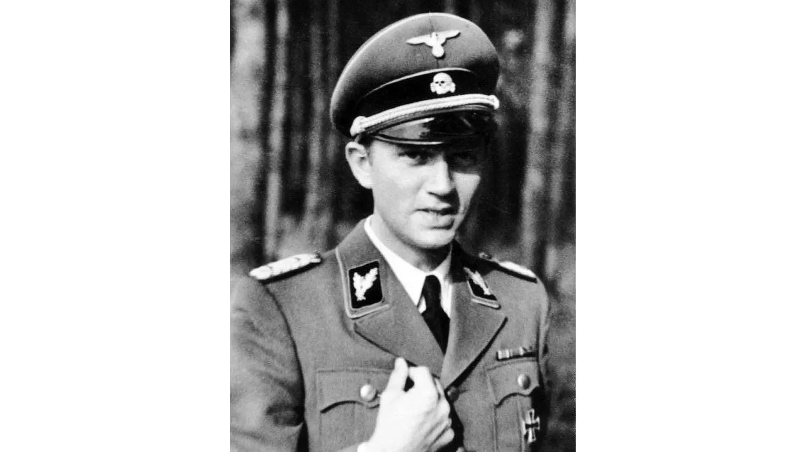 начальник внешней разведки службы безопасности, бригадефюрер СС Вальтер Шелленберг. Bundesarchiv