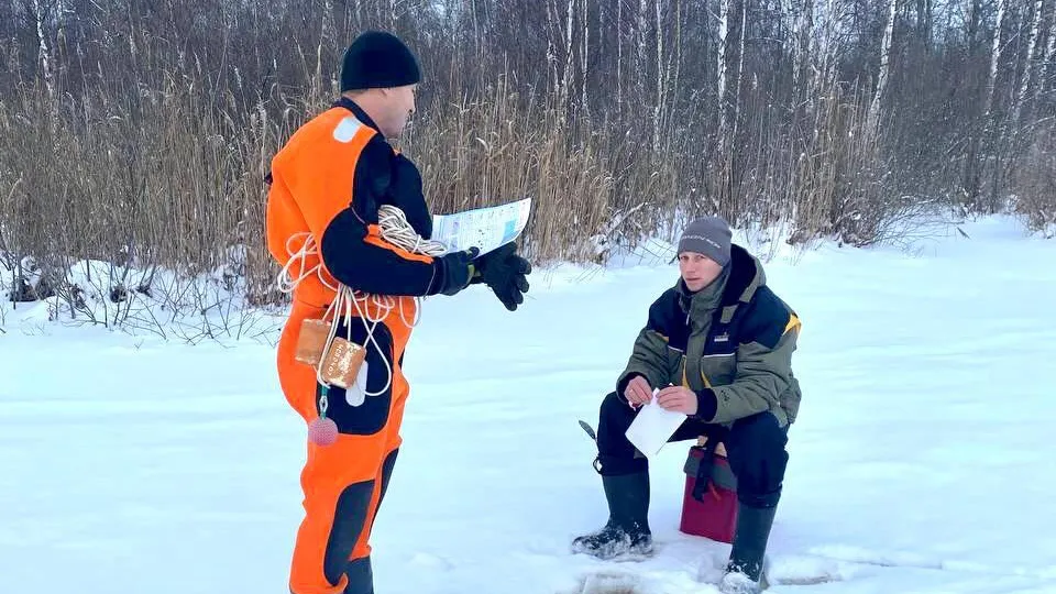 В подмосковной Шатуре рыбаков предупредили  об опасности тонкого льда