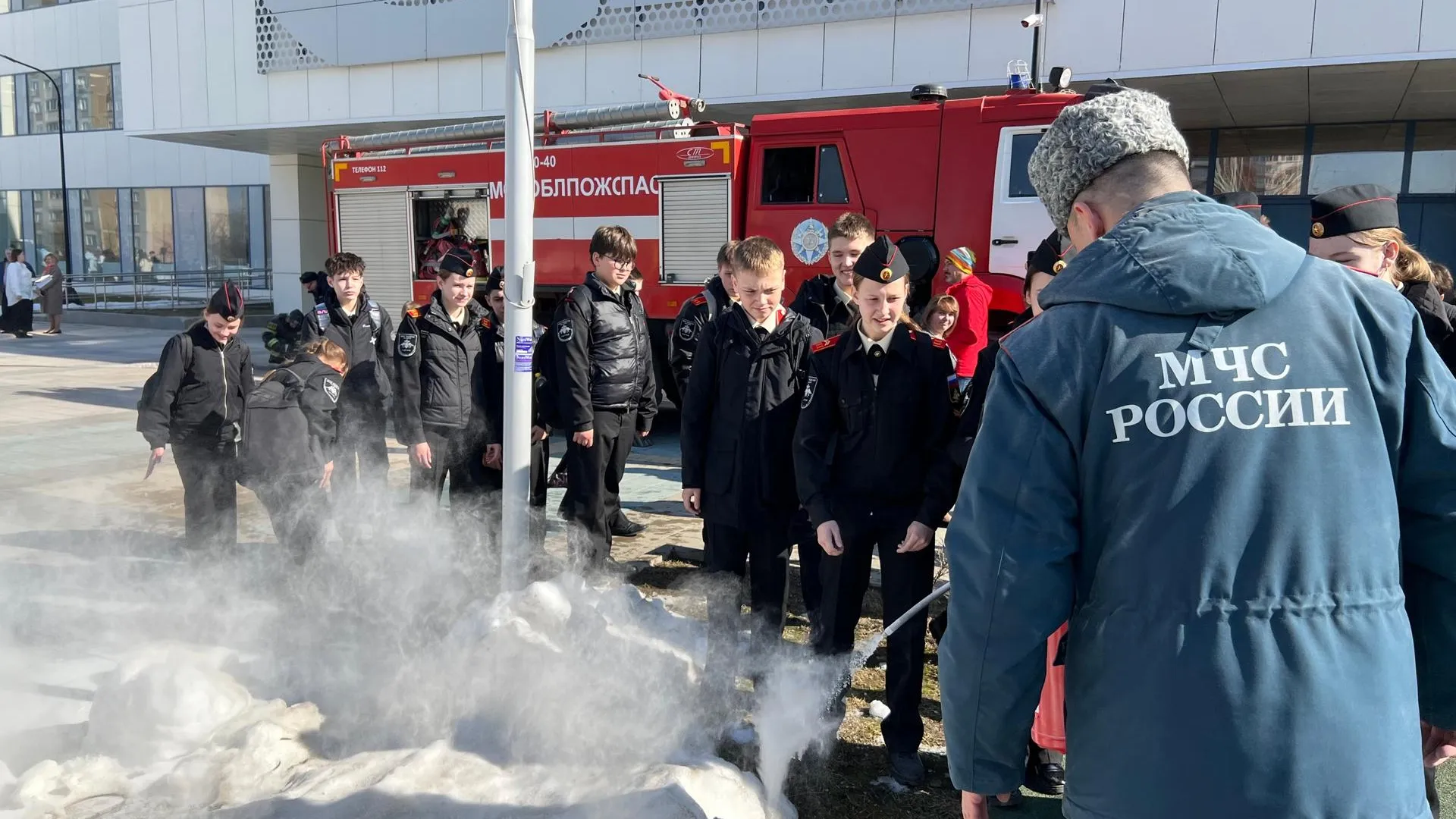 В Красногорске провели учебную эвакуацию в школе по «пожарной легенде»