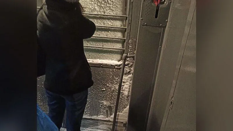 Пассажиры пожаловались на суровые электрички из Люберец