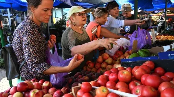 Экономист Зубец спрогнозировал сроки скачка цен в России