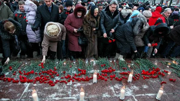 В России вспоминают жертв теракта в аэропорту «Домодедово»