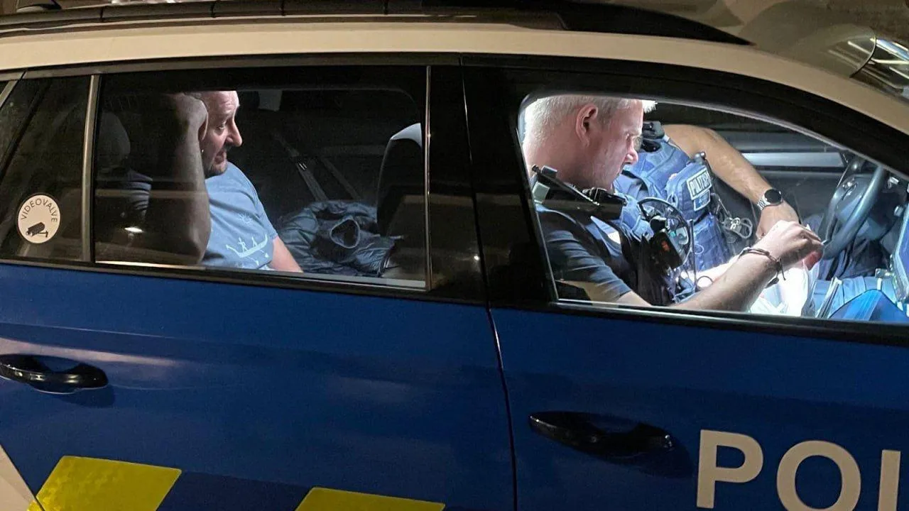 В Эстонии полиция задержала журналиста Аркадия Бабченко за закидывание посольства РФ яйцами