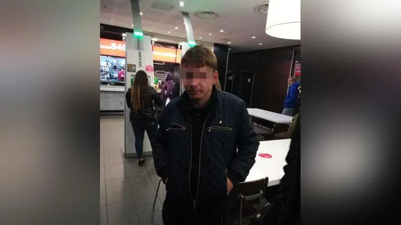 Подглядывающего извращенца поймали в женском туалете «Макдоналдса» в Серпухове