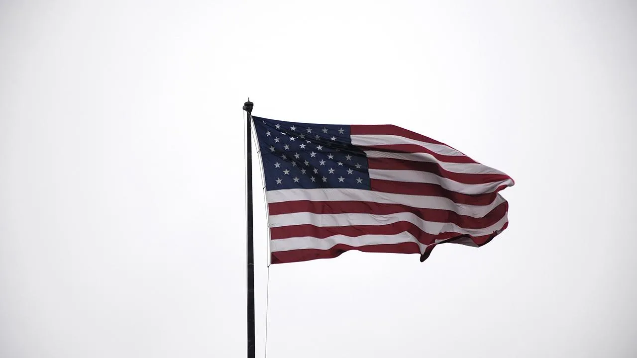 Политолог Светов прокомментировал указ Трампа о приостановке помощи Украине