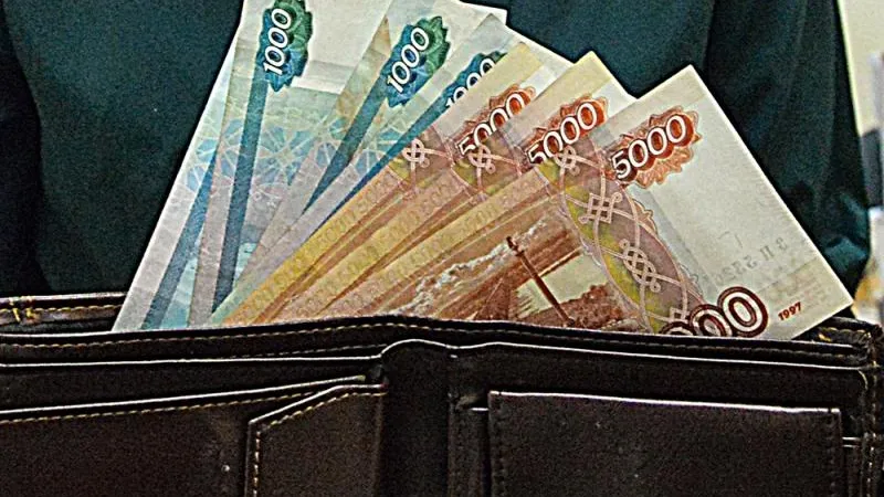 В Екатеринбурге осудили продавщицу за кражу денег из сумки покупательницы