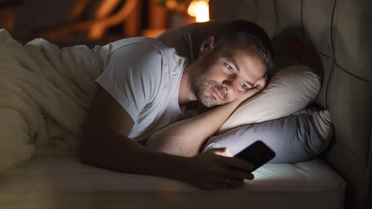 Почему ночной просмотр коротких видео опасен для мозга