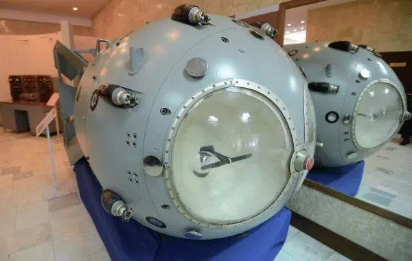 Первая советская атомная бомба РДС-1 в музее Российского федерального ядерного центра — Всероссийского научно-исследовательского института экспериментальной физики (РФЯЦ-ВНИИЭФ) в Сарове