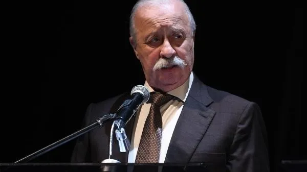 Якубович предложил Шаляпину попробовать себя в роли ведущего «Поле чудес»