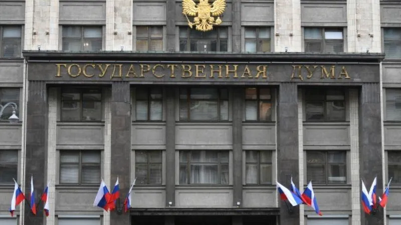 В Госдуму внесли законопроект о переносе части новогодних выходных на май