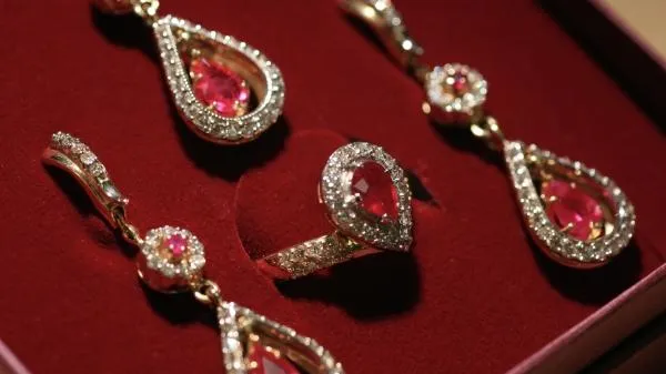 В Башкирии мошенницы сняли с пенсионерки порчу за 113 тысяч рублей