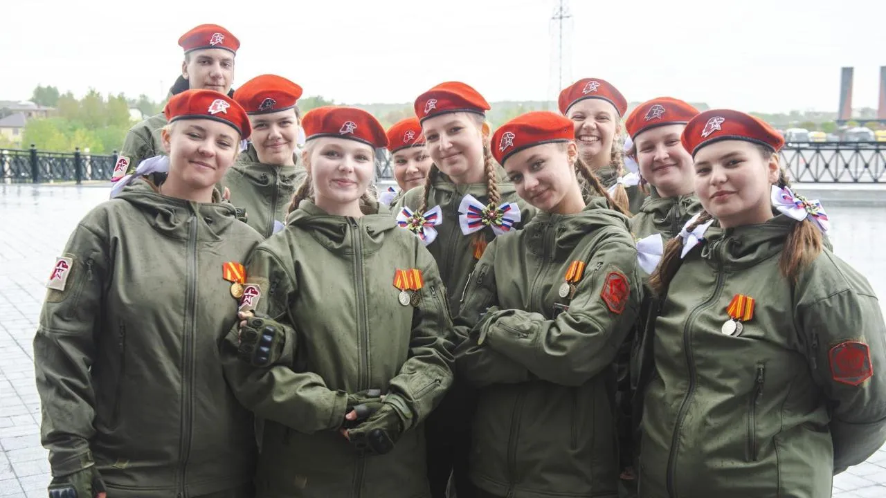 Открытый смотр строя и песни юнармейских и военно-патриотических отрядов Подмосковья прошел в Мытищах