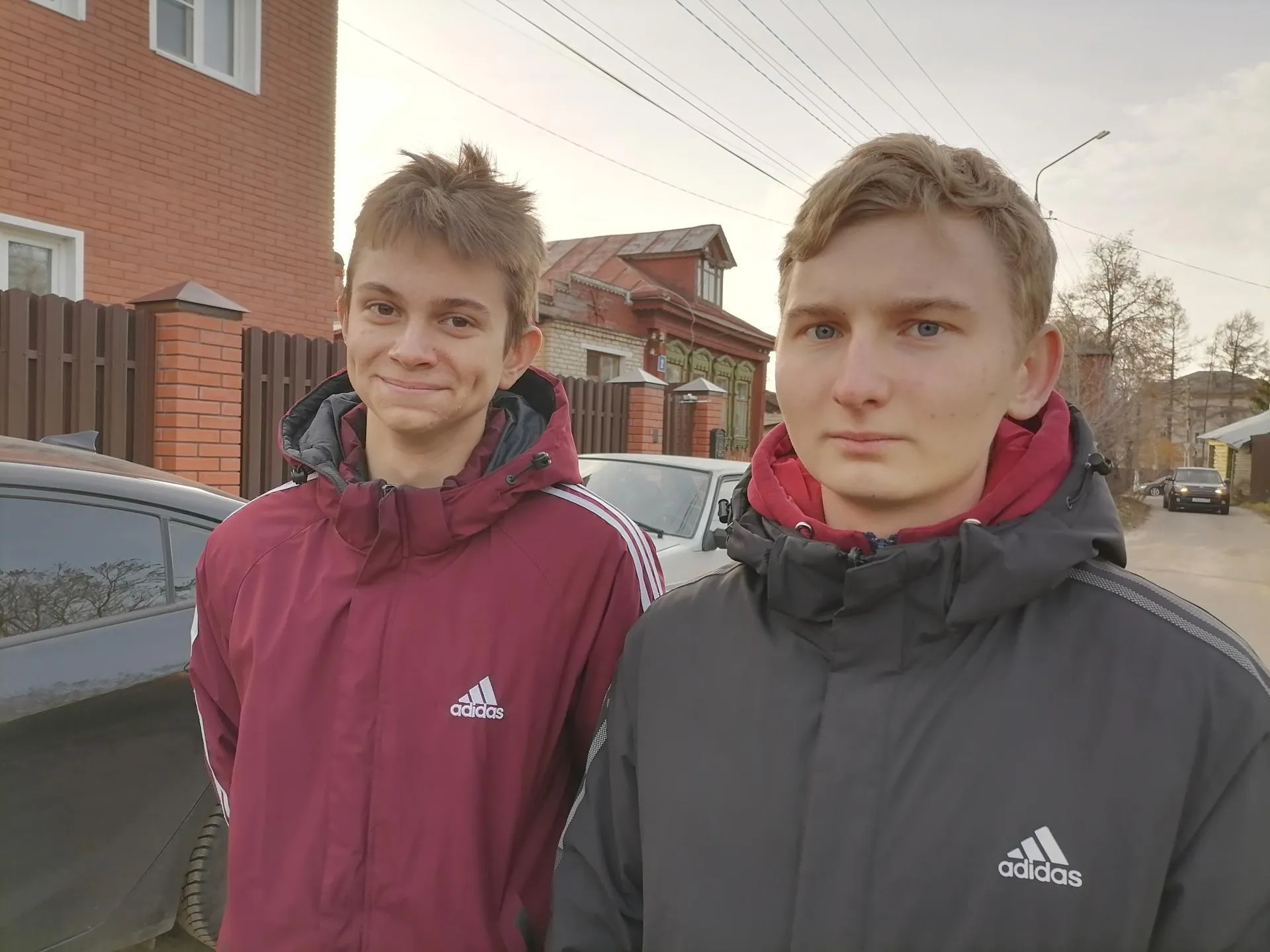 братья Александр и Виктор