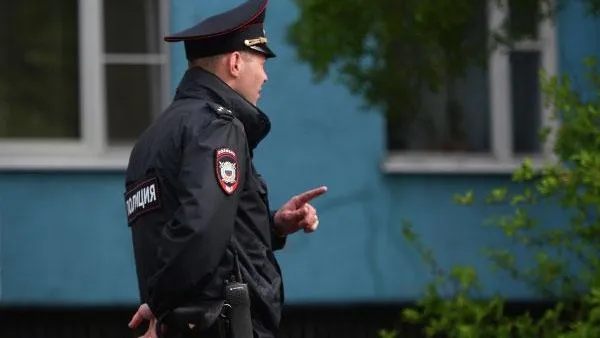 В Сургуте во время задержания мужчина смертельно ранил полицейского