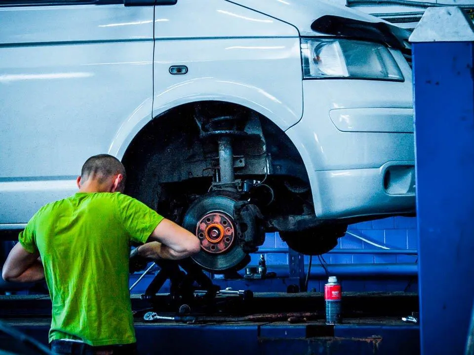 Москвичи экономят на резине: спрос на б/у шины вырос в 2,7 раза, новые покупают реже