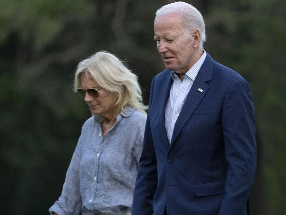 «Делит карму со своим мужем»: выяснилось, почему жена Байдена заразилась опасным вирусом