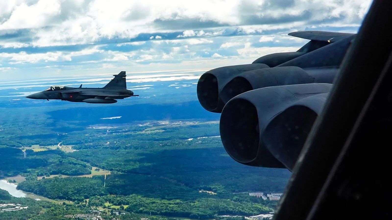 Истребители Saab JAS 39 Gripen у Стокгольма, сентябрь, 2022 год. Senior Airman Michael Richmond