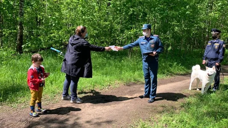 Инспектор из Королева проводит противопожарные рейды вместе с питомцем