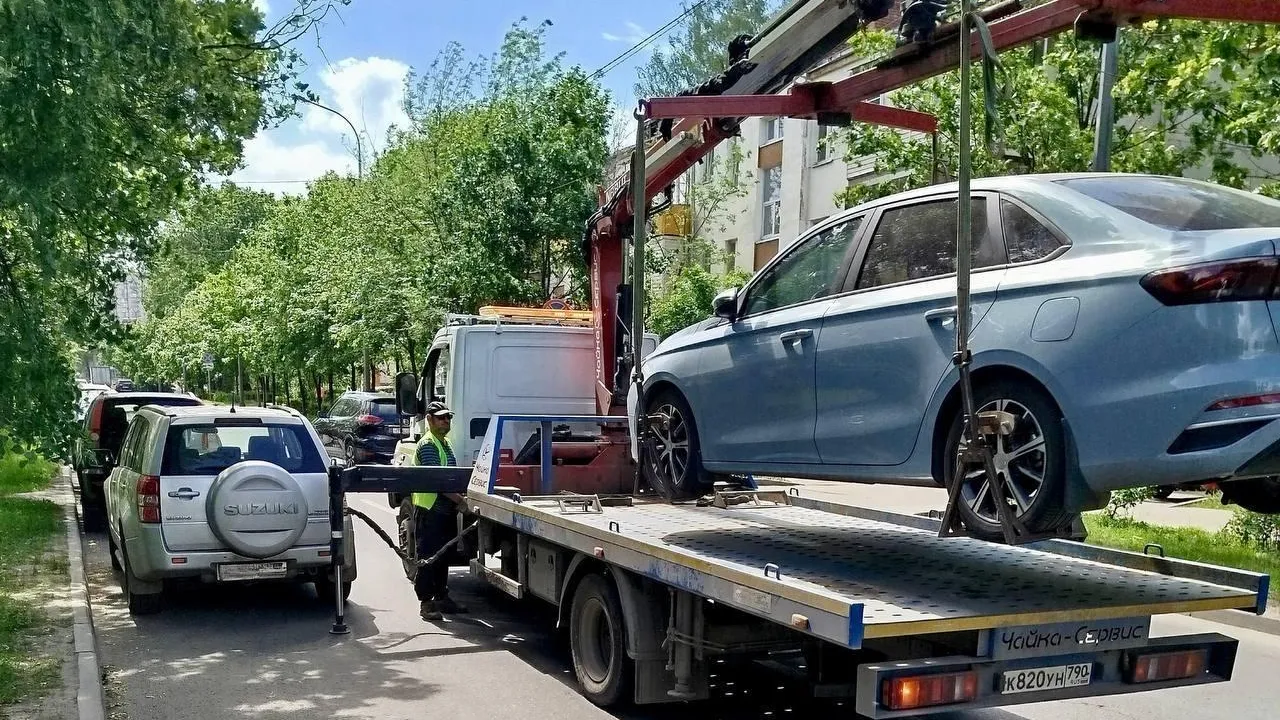 В Московской области эвакуировали почти 100 тыс. неправильно припаркованных автомобилей