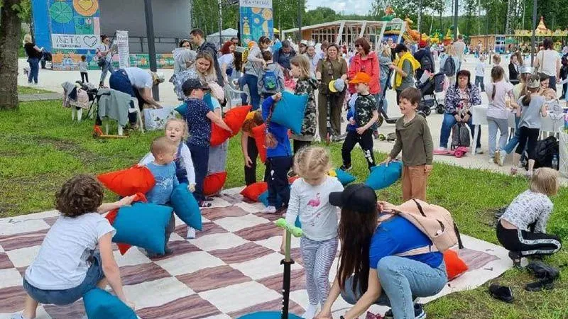 В парке Ивантеевки устроили интерактивную программу «Город профессий»