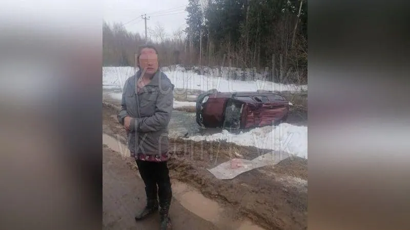 Пьяные женщины, перевозившие детей, перевернулись на машине под Волоколамском