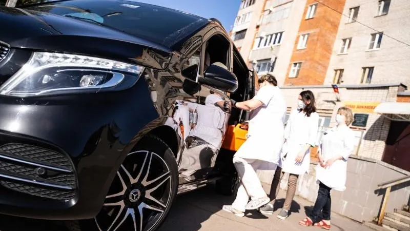 Завод Mercedes выделил автомобиль с водителем амбулатории Солнечногорска