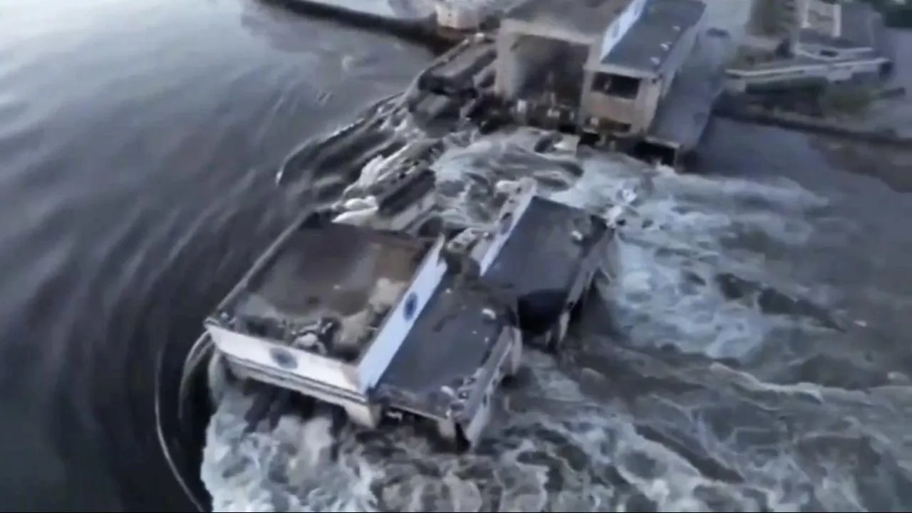Каховское водохранилище потеряет всю воду из-за разрушенной ГЭС
