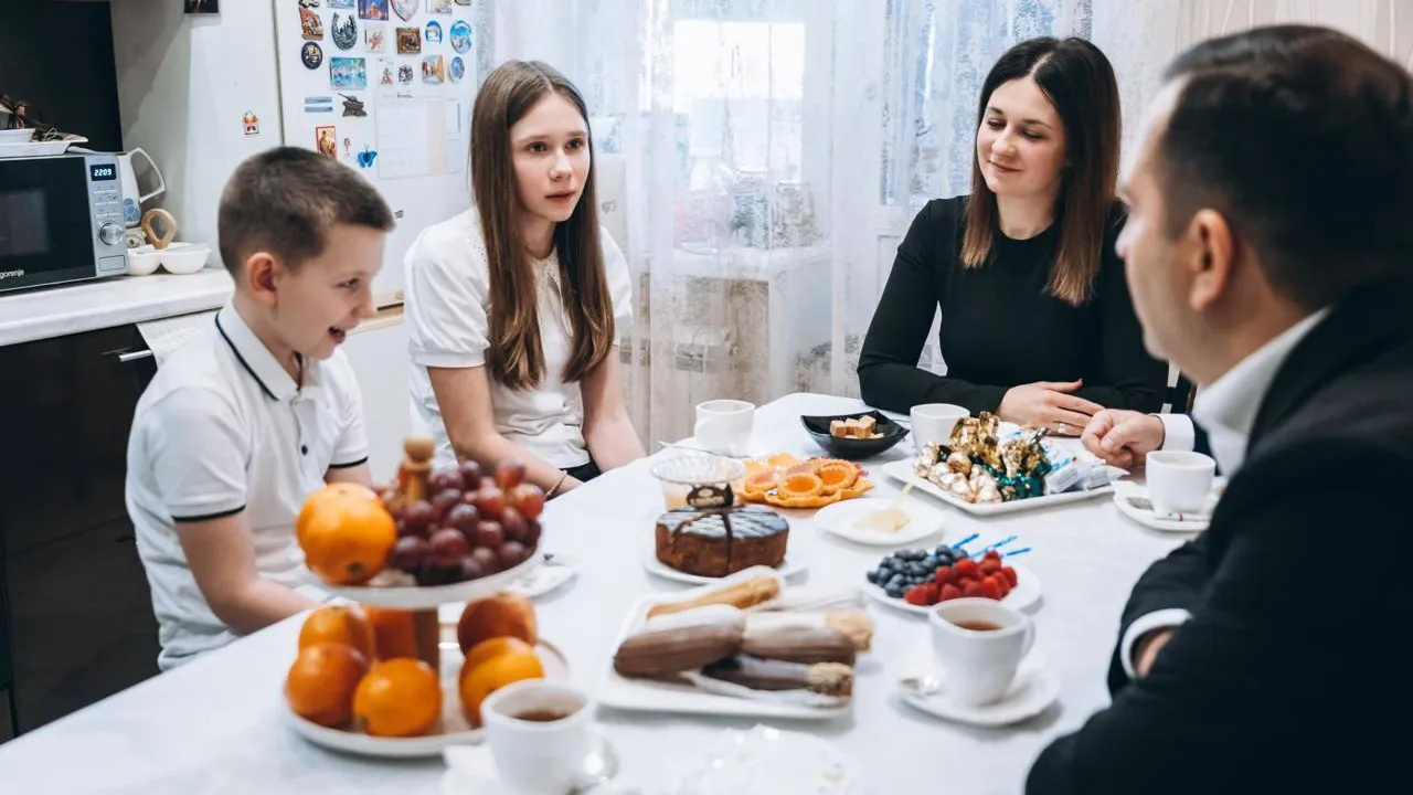 Глава Щелково Булгаков навестил бойца СВО и его семью