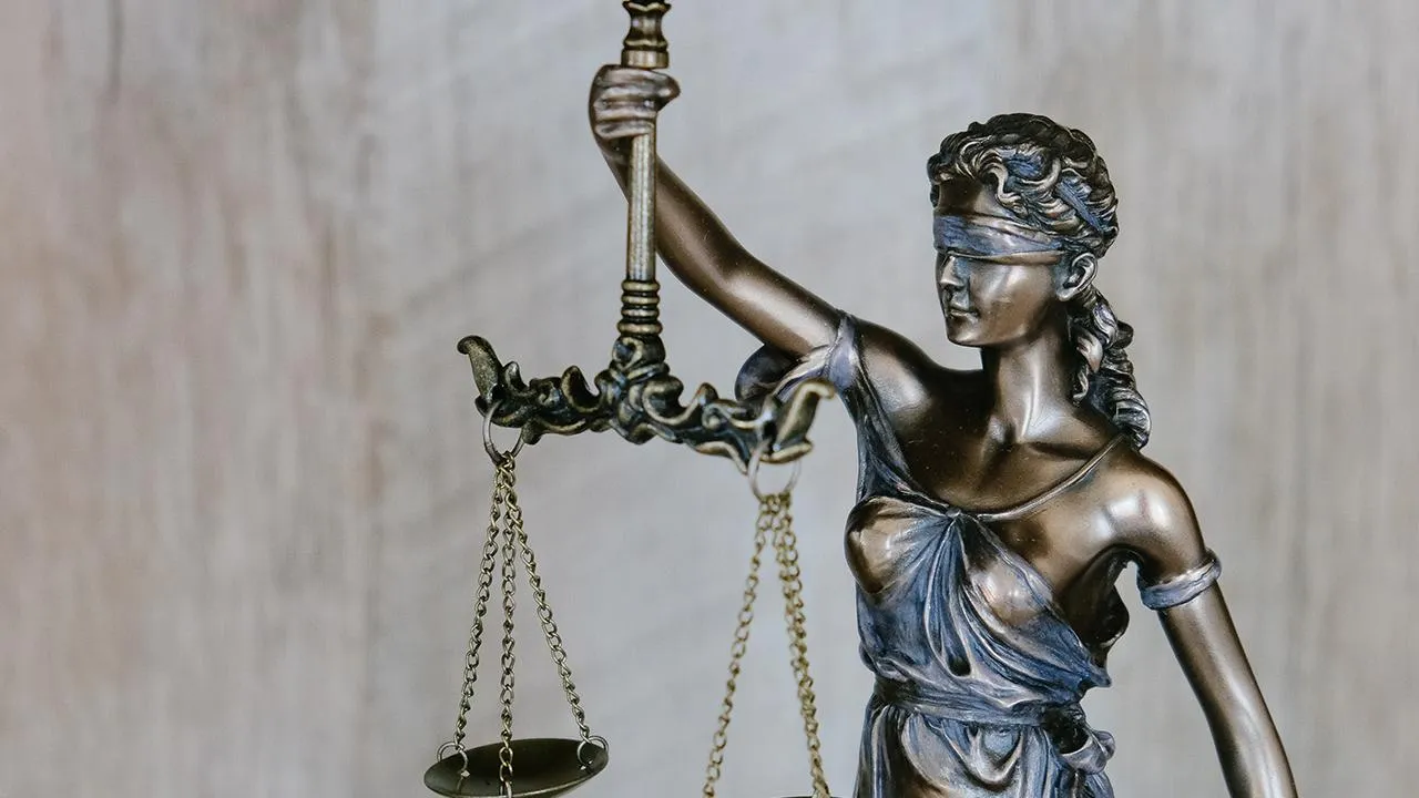 В Саратове мужчину приговорили к 12 годам лишения свободы за поджог релейных шкафов