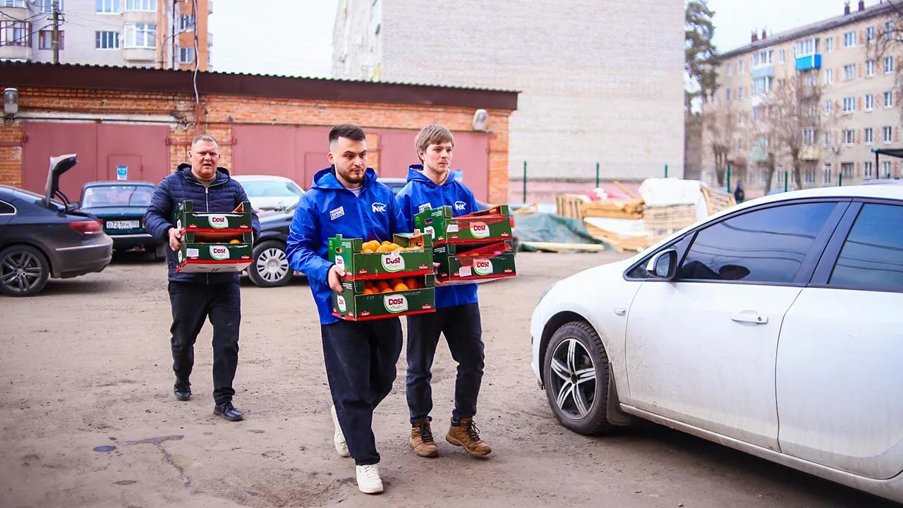 Более 100 кг мандаринов отправят бойцам в зону СВО из Шатуры